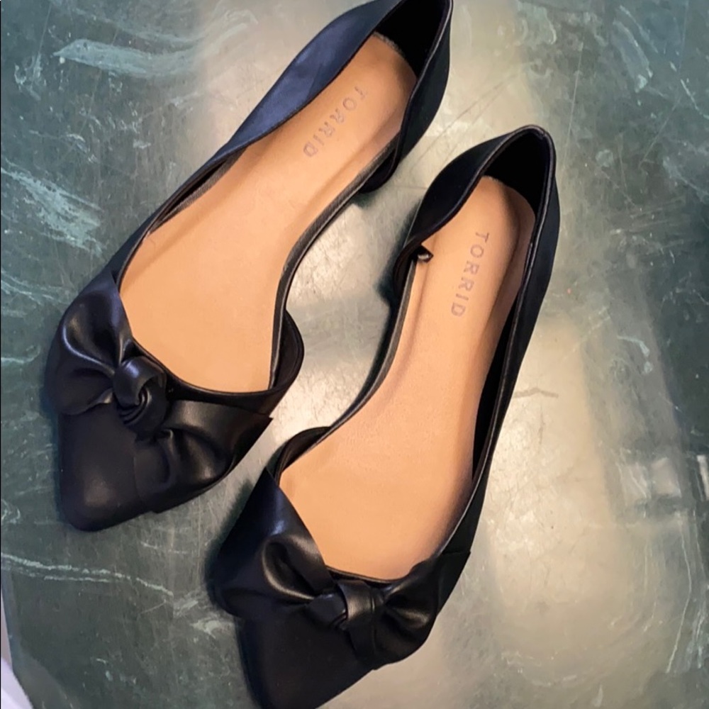 Torrid bow flats NWOT